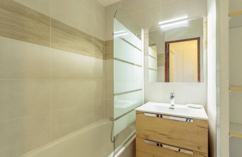 Bellentre Apartment | Charmant 2 pièces rénové, accès skis aux pieds, proche commerces et remontées, balcon sud-ouest - FR-1-353-23