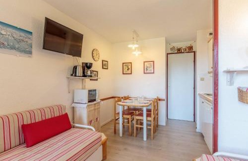 Bellentre Apartment | Charmant 2 pièces rénové, accès skis aux pieds, proche commerces et remontées, balcon sud-ouest - FR-1-353-23