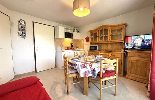 Praz-sur-Arly Apartment | Charmant 2P Cabine à Praz-sur-Arly - Ski, Balcon, Parking, 4 Pers - FR-1-603-39