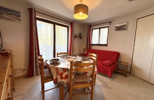 Praz-sur-Arly Apartment | Charmant 2P Cabine à Praz-sur-Arly - Ski, Balcon, Parking, 4 Pers - FR-1-603-39