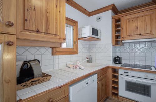 Meribel Centre Apartment | Charmant appart 3 ch. proche centre Méribel - FR-1-565-22