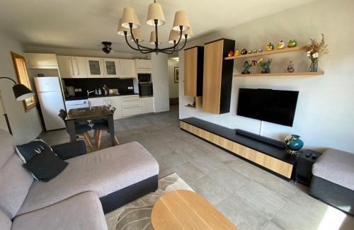 Saint-Jean-de-Sixt Apartment | Charmant appart 2 ch + coin nuit, balcon sud, garage, près de La Clusaz et commerces, St Jean de Sixt - FR-1-459-195