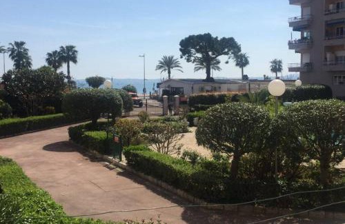 Cros-de-Cagnes Apartment | Charmant appartement bord de mer, Plage