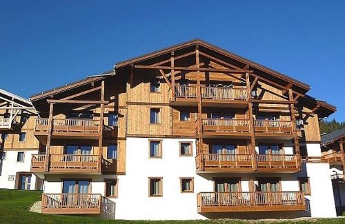 Les Saisies Apartment | Charmant Appartement 2P aux Saisies avec Piscine Chauffée, Balcon Sud, et Accès Fitness - FR-1-594-167