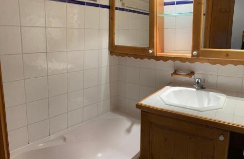 Les Saisies Apartment | Charmant Appartement aux Saisies - 3 Pièces, 6 Pers, Parking et Piscine Inclus - FR-1-293-345