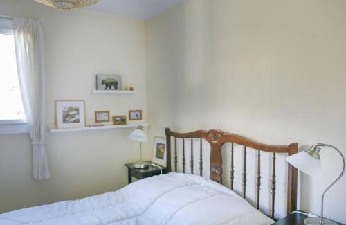 Cauterets Apartment | Charmant Appartement avec Cheminée à Cauterets - Animaux admis, Parking et Terrasse - FR-1-812-18