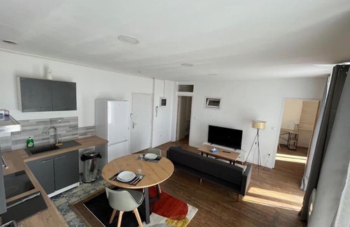Perigueux Apartment | Charmant appartement avec balcon proche du centre.