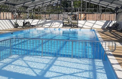 Guerande Ski Chalet | Charmant Chalet 3 Chambres avec Piscine Couverte à 10 min de la Plage de La Baule - FR-1-783-18