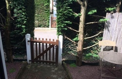Villers-sur-Mer Apartment | Charmant cottage duplex avec jardinet, proche mer, parking gratuit - FR-1-712-24