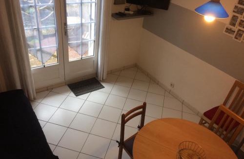 Villers-sur-Mer Apartment | Charmant cottage duplex avec jardinet, proche mer, parking gratuit - FR-1-712-24