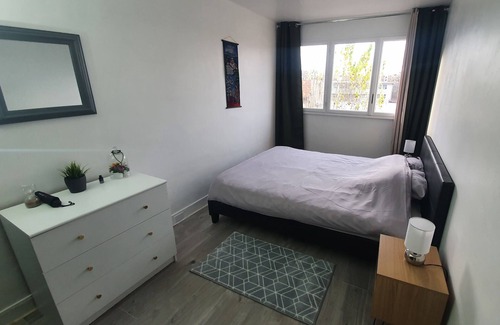 Le Pre-Saint-Gervais Apartment | Charmant et Spacieux Appartement aux Portes de Paris