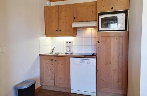 Notre-Dame-de-Bellecombe Apartment | Charmant T2 cabine avec piscine à Notre-Dame-de-Bellecombe - 6 pers, proche pistes & commerces - FR-1-595-23