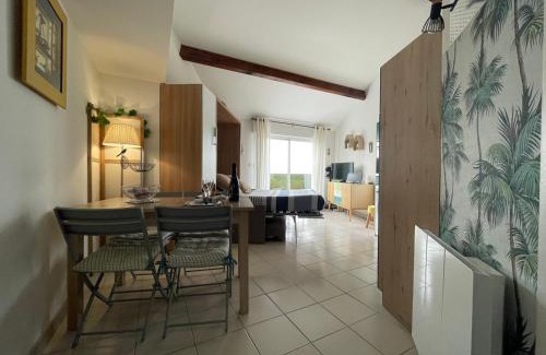 Meschers-sur-Gironde Apartment | Charmant studio avec terrasse et vue mer à Meschers-sur-Gironde - FR-1-550-25