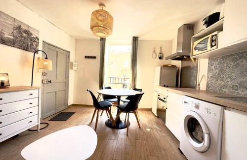 Remoulins Apartment | Charmant studio à 200m du Gardon