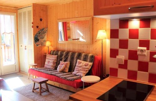 Les Claux Apartment | Charmant studio à Vars Les Claux, proche commodités et pistes, balcon en rez-de-chaussée - FR-1-330B-130