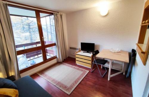 Isola Apartment | Charmant studio au calme avec balcon et internet - FR-1-292-108