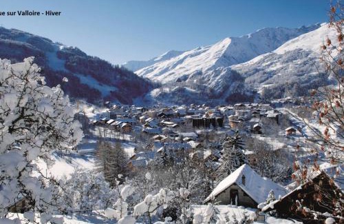 Valloire Apartment | Charmant Studio Cabine 3 Pers. - Sud, Centre Valloire, Balcon, Parking et Proche Télécabine - FR-1-263-8