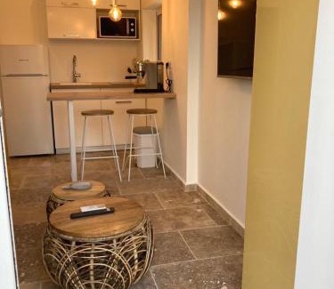 La Seyne-sur-Mer Apartment | Charmant Studio dans villa - parking - jardin