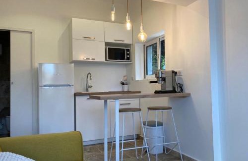 La Seyne-sur-Mer Apartment | Charmant Studio dans villa - parking - jardin