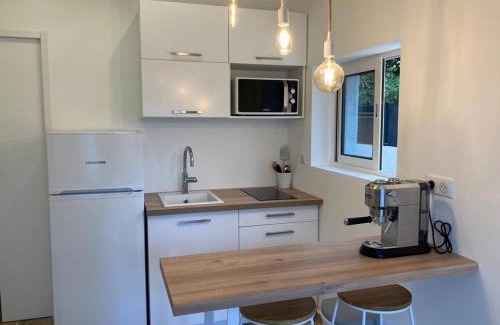La Seyne-sur-Mer Apartment | Charmant Studio dans villa - parking - jardin