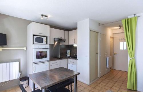 Eaux-Bonnes Apartment | Charmant T2 avec balcon, coin nuit, kitchenette équipée et accès direct aux activités de montagne. - FR-1-400-120