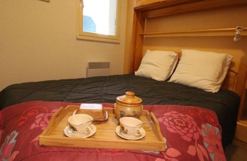 Bagneres-de-Luchon Apartment | Charmant T2 Cabine Centre Luchon - Balcon Sud - Parking Privé - 4/6 personnes - FR-1-313-141