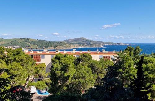 Banyuls-sur-Mer Apartment | Charmant T2 calme avec parking, ascenseur et loggia à Banyuls-sur-Mer - FR-1-309-12