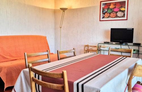 Banyuls-sur-Mer Apartment | Charmant T2 calme avec parking, ascenseur et loggia à Banyuls-sur-Mer - FR-1-309-12