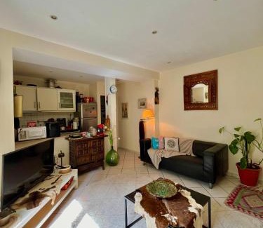 Quartier du Vieux-Pont - Sainte-Genevieve Apartment | Charmant T2 entièrement équipé avec terrasse