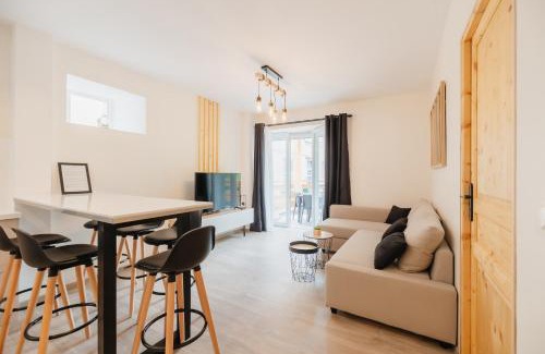 Embrun Apartment | Charmant T3 en Centre Ville #1