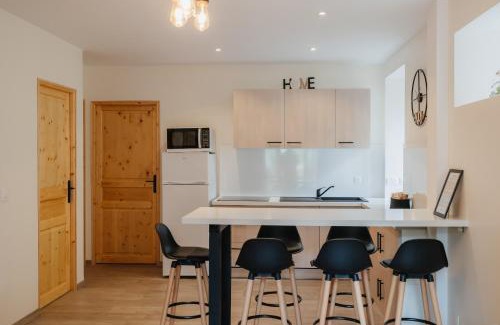 Embrun Apartment | Charmant T3 en Centre Ville #1