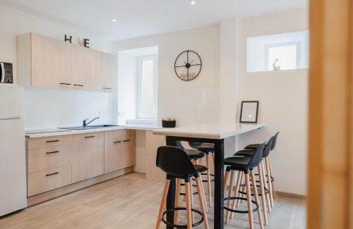 Embrun Apartment | Charmant T3 en Centre Ville #1