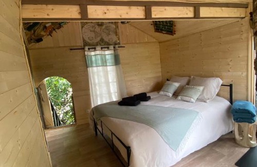 Saintry-sur-Seine Ski Chalet | Charmante cabane perchée