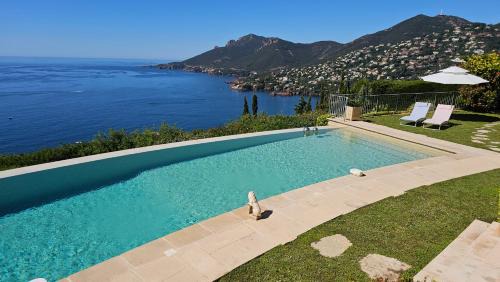 Theoule-Superieur House | Charmante Luxusvilla vue de rêve, aussergewöhnlich großer Pool, Meerblick