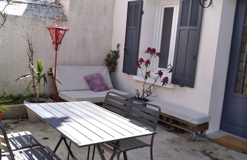 8th Arrondissement House | Charmante Maison de Pêcheur 100% Rénovée, à 100m de la Plage