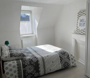 Morlaix Apartment | Charmante maison de ville avec parking à côté.