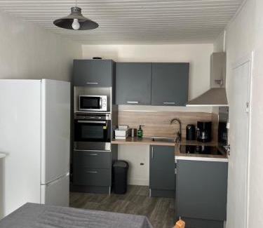 Morlaix Apartment | Charmante maison de ville avec parking à côté.