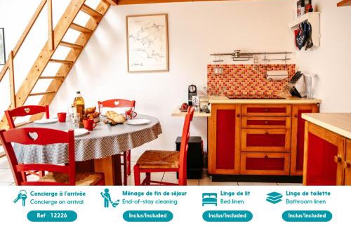 Plouguerneau House | Charmante maison pour 2, 400m de Saint-Cava