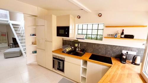 Cachan House | Charmante maison T3 en face du RER B & M15