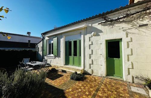 Fouras House | Charmante maisonnette à Fouras, 200m de la plage, idéale pour 4 personnes - FR-1-709-86