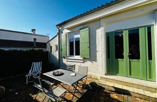 Fouras House | Charmante maisonnette à Fouras, 200m de la plage, idéale pour 4 personnes - FR-1-709-86