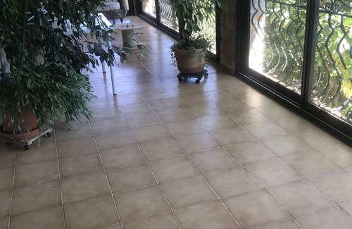 Le Val House | Charmante Villa au Calme Avec Jardin Arboré