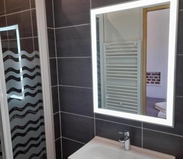 Mers-les-Bains Apartment | Charmante Villa plein SUD 50m de la plage - Balcon vue latérale sur Mer - équipée de la Fibre, Wifi, internet