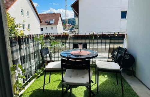 Bruhl-Guterbahnhof Apartment | Charmante Wohnung mit kleiner Terasse im Herzen Freiburgs