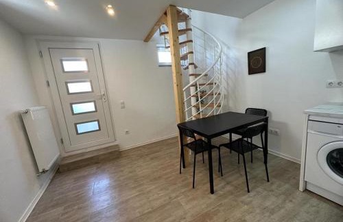 Rhein-Erft-Kreis District Apartment | Charmantes 2-Etagen Häuschen- Köln-Phantasialand