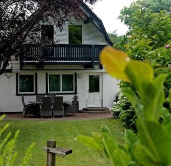 Merkenfritz Apartment | Charmantes Ferienhaus mit Garten, Kamin & Teich