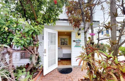 Old Town House | Charmayne's Cottages - Truman @ Duval