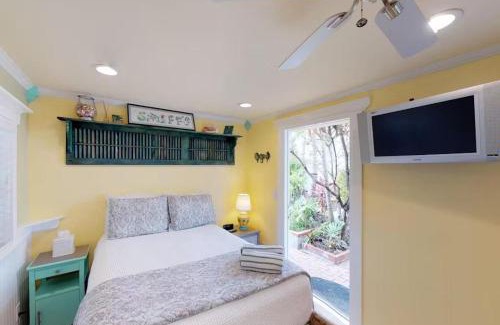 Old Town House | Charmayne's Cottages - Truman @ Duval
