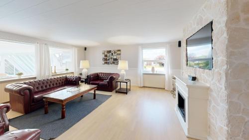 Vodskov Apartment | Charmerende 4BR Feriehus med Pool og Have