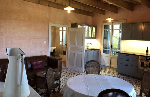 Saint-Quentin-la-Poterie House | Charming 1 bedroom apartment near Uzes